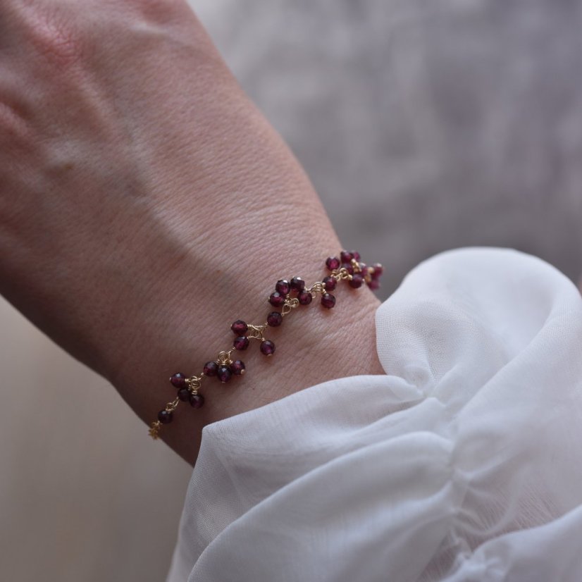 Nespoutaný s granáty rhodolite, náramek