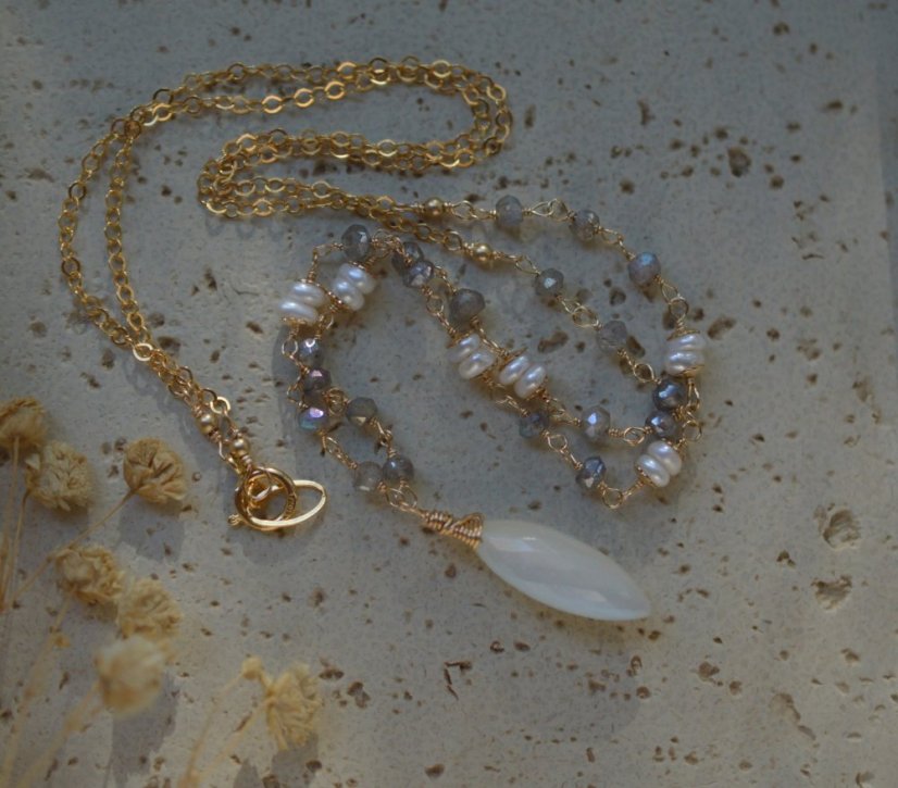 Luna bílý měsíční kámen, labradorit, perly náhrdelník