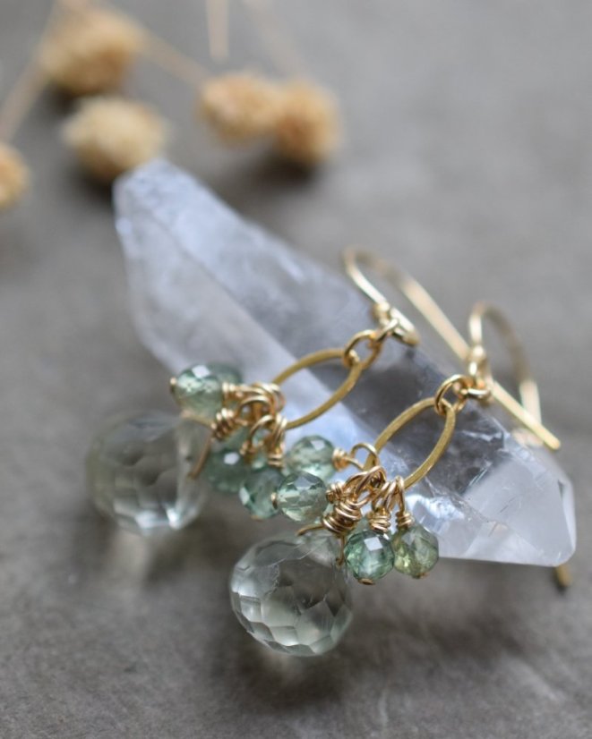 Pro hnědovlásku, náušnice zelený ametyst, kyanit