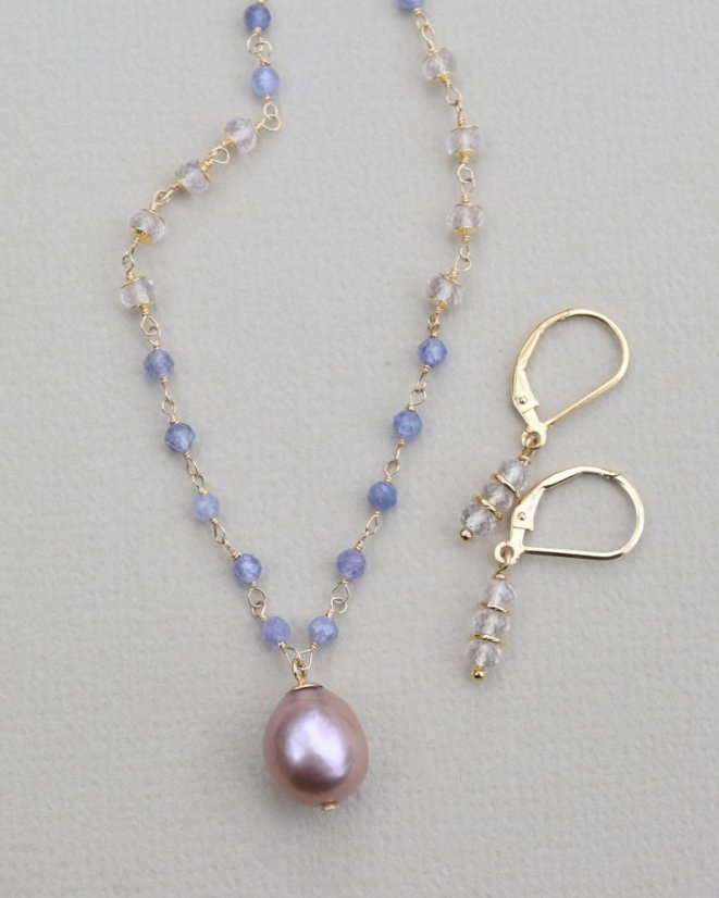 Růženínové, náušnice