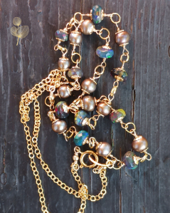 Odlesky snů, etiopský opál, říční perla, náhrdelník