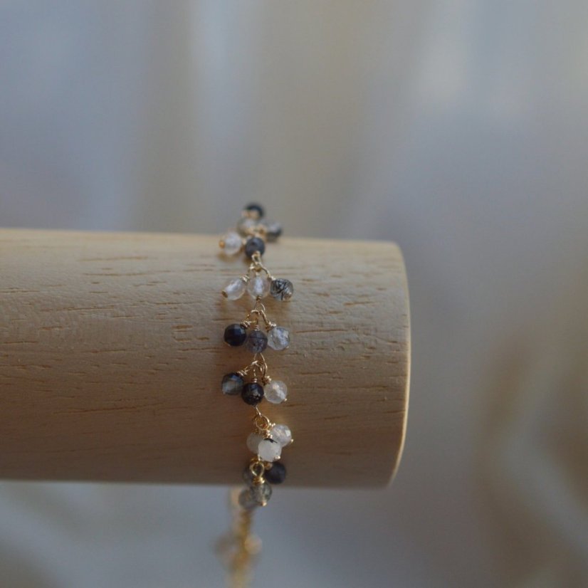 Nespoutaný s turmalínem v křišťálu