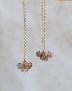 protahovaci nausnice turmalin