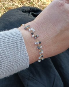 Nespoutaný s turmalínem v křišťálu