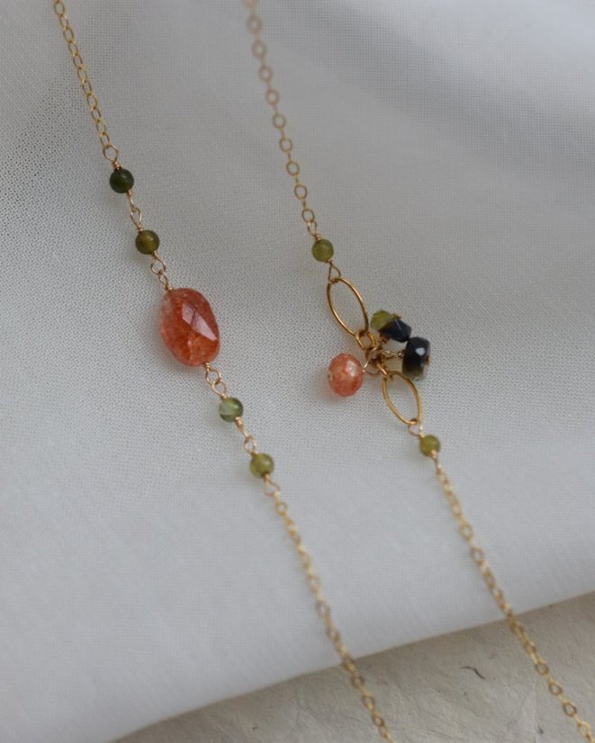 Mezi světy, etiopský opál, sluneční kámen, turmalín, náhrdelník