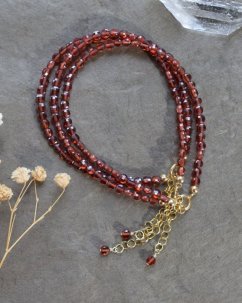 Penízkový s granátky, náramek