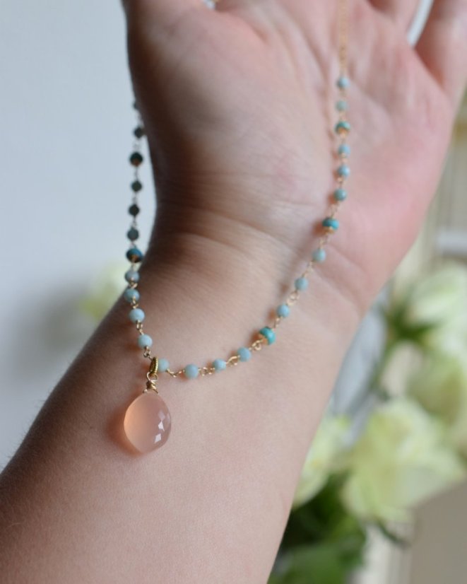 V elementu něhy...růžový chalcedon, larimar, tyrkys, náhrdelník