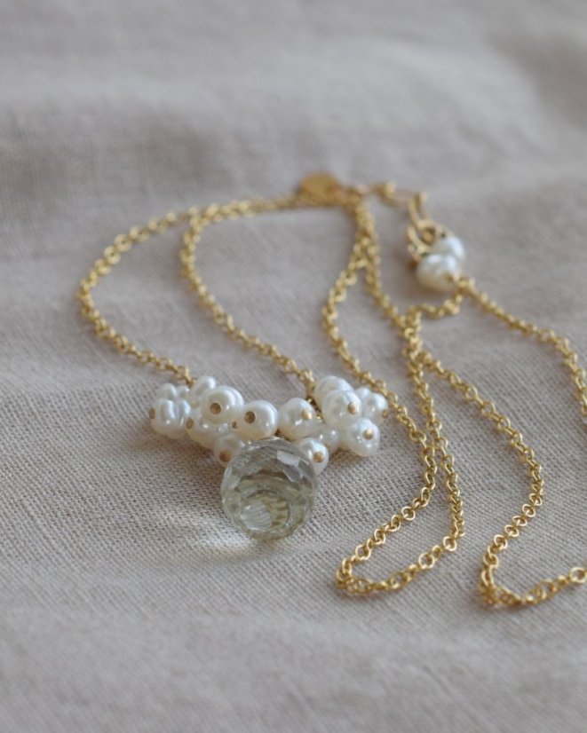 Chvění se zeleným ametystem a perličkami, náhrdelník