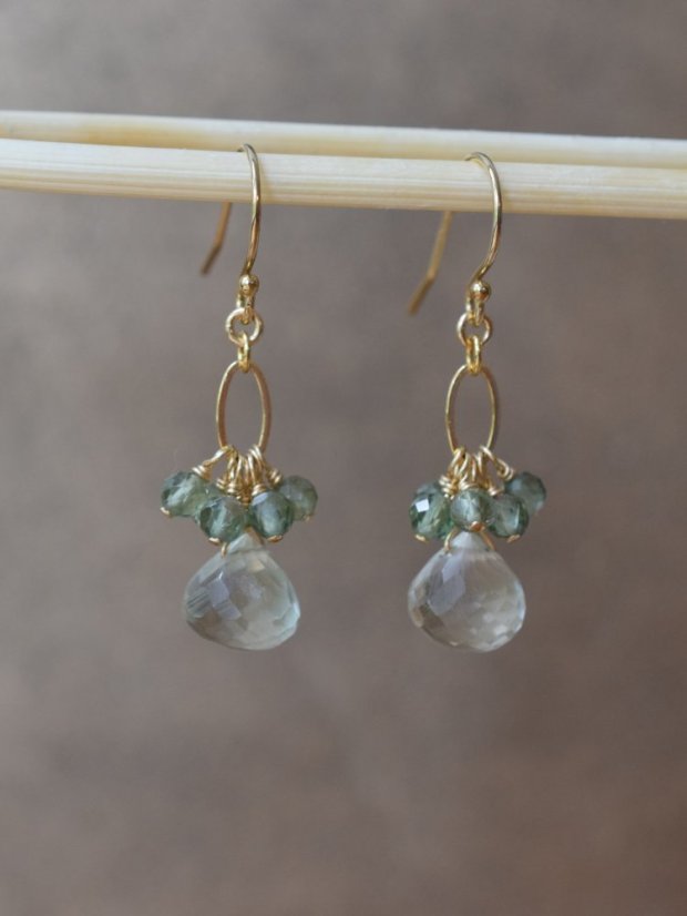 Pro hnědovlásku, náušnice zelený ametyst, kyanit