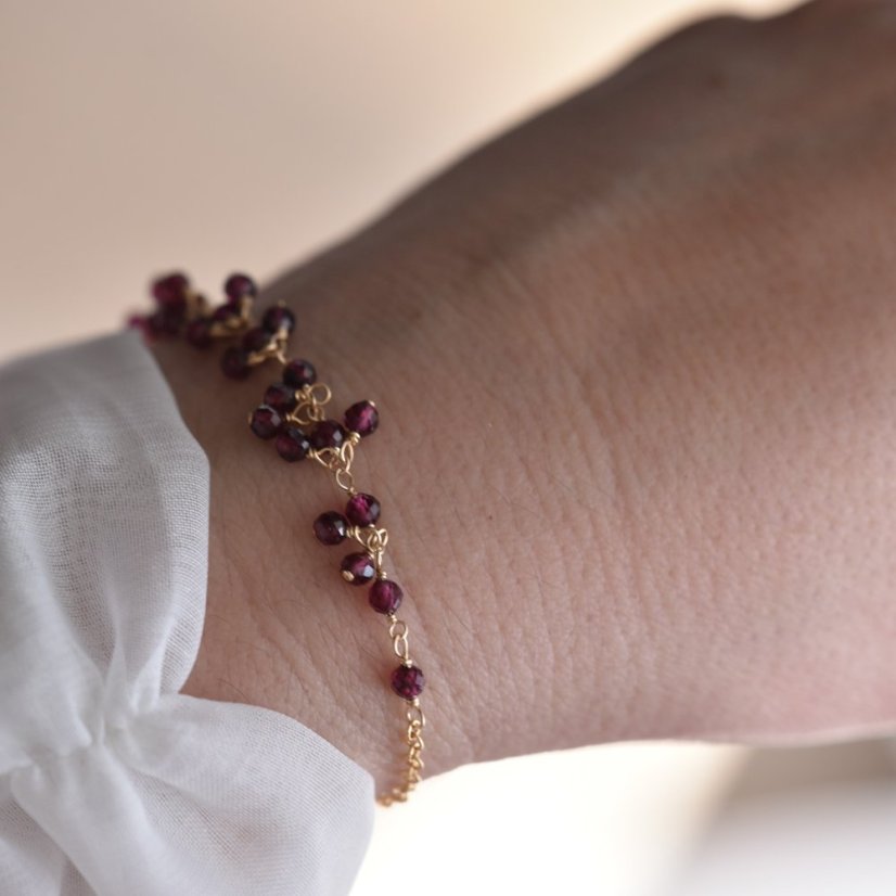 Nespoutaný s granáty rhodolite, náramek