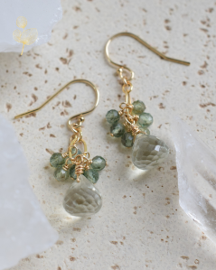 Pro hnědovlásku, náušnice zelený ametyst, kyanit